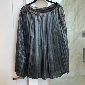 METALLIC SILVER MIDI SKIRT
